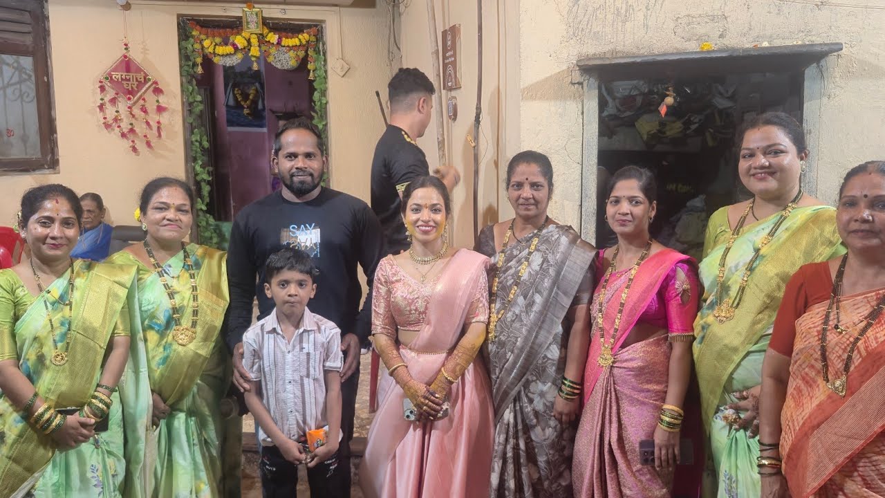 वेसावा कोळीवाडा,, रिचा भरत भावे , हळदीची,, एन्जॉय करताना 