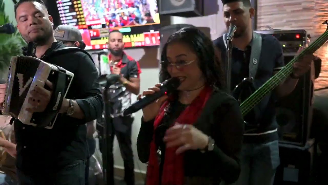 LA TRIBU TÍPICA (Leidy Star) CON MÚSICOS DE YOVANNY POLANCO EN DURÁN VILLAGE SAJOMA