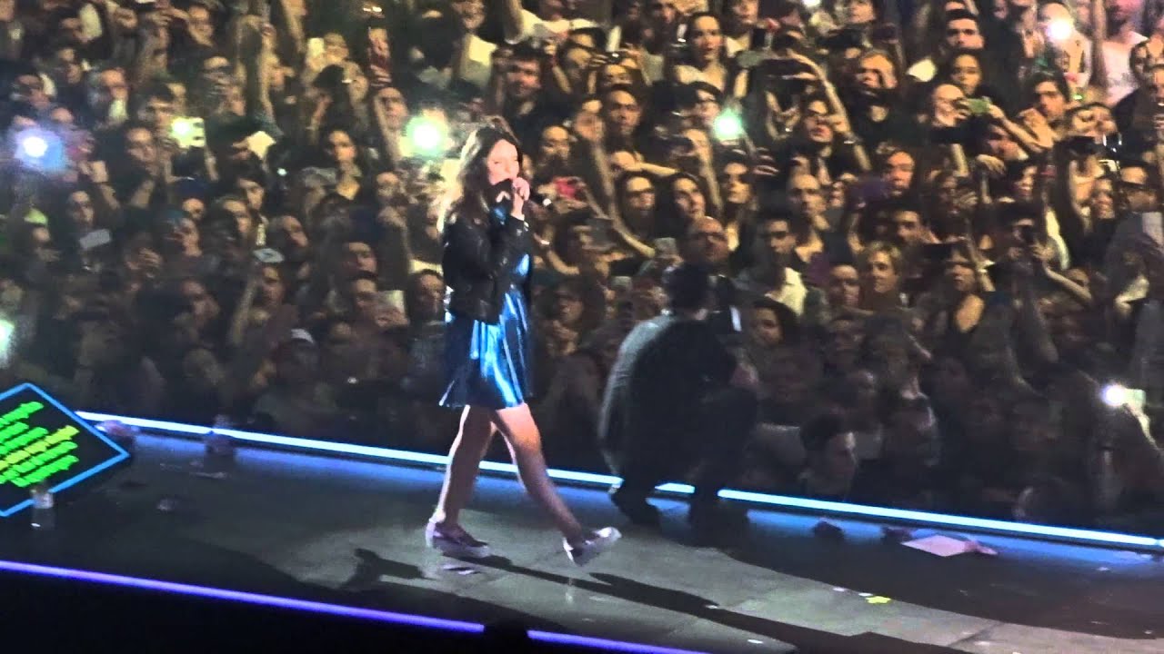 Fedez - Magnifico ft. Francesca Michielin (live Mediolanum Forum 21.03.2015)