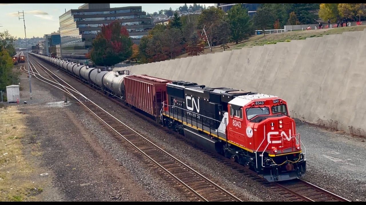 Trains in Seattle, WA (Belltown) + Two NEWLY REBUILT CN SD75I&rsquo;s - October 4th, 2025