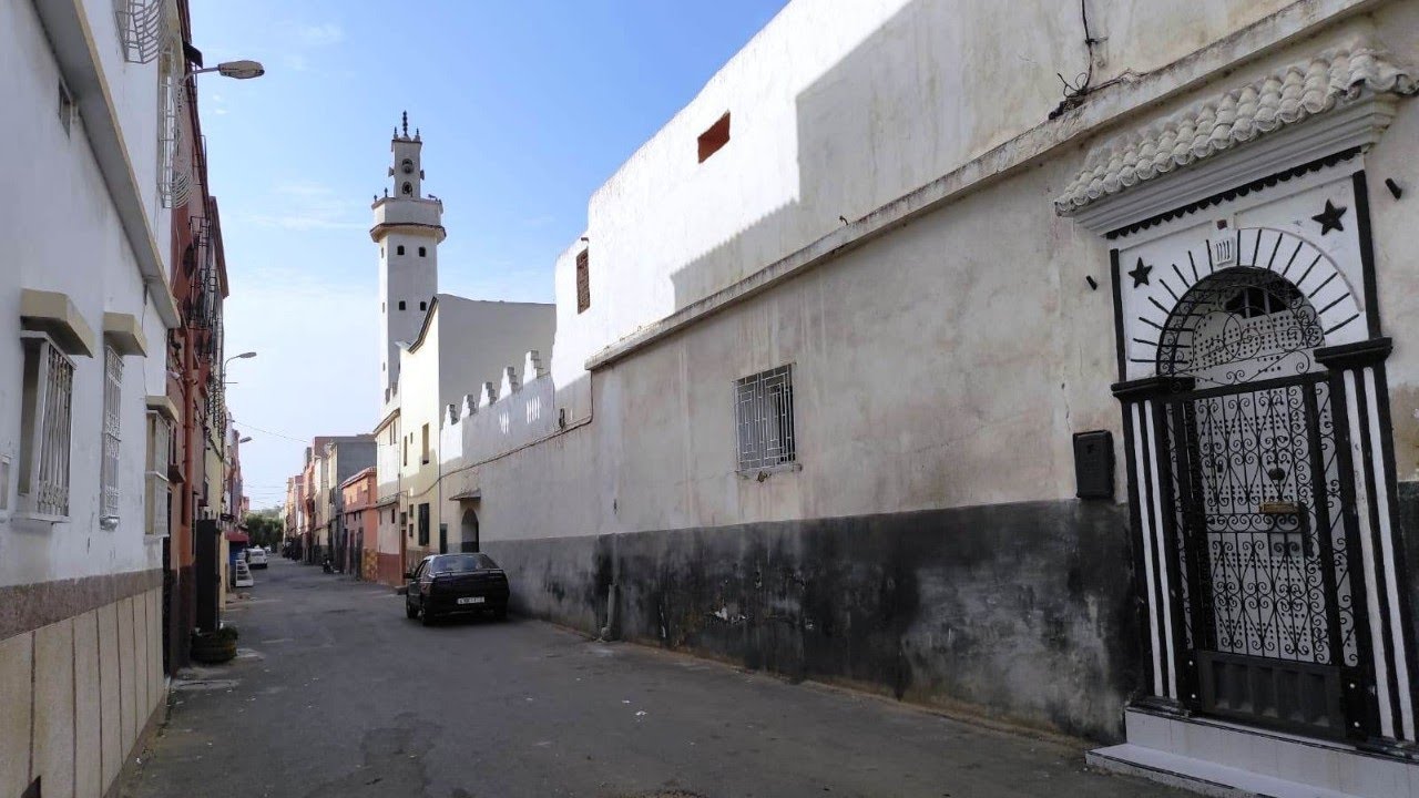 درب مولاي الحسن ، الحي السكني الأول في المغرب، الذي تشرف بحمل اسم ولي العهد
