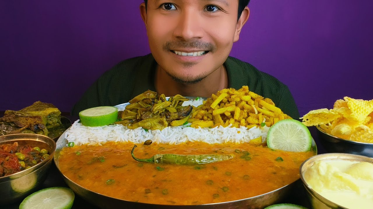 Eating Dal Fry with Chawal | Aloo Bhujia | Baingan bhaja | Tomato Chutney | Sim Bhaja| Rasmalai 
