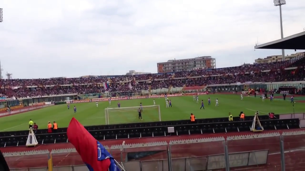 Un rosa-nero in croce da curva a curva Catania-Palermo 21/4/13