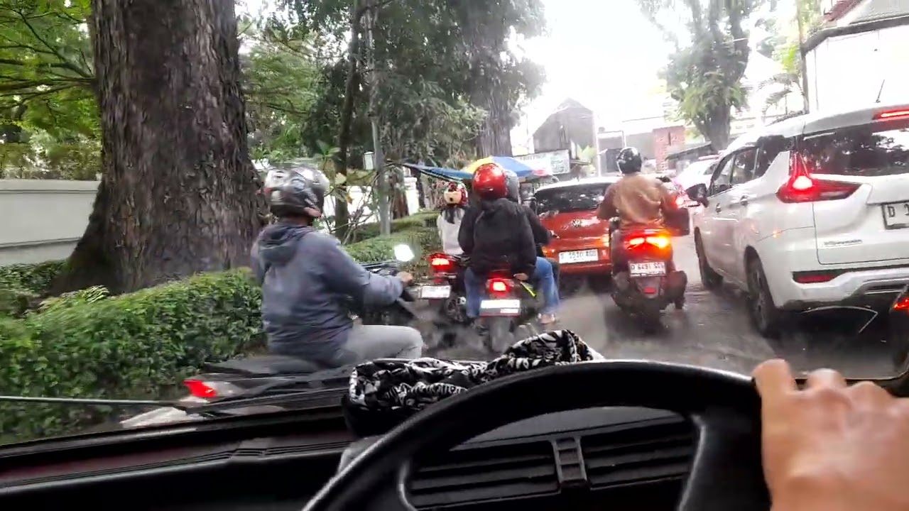 Suzuki carry 1000 melintas jln siliwangi , Bandung #suzukicarry 