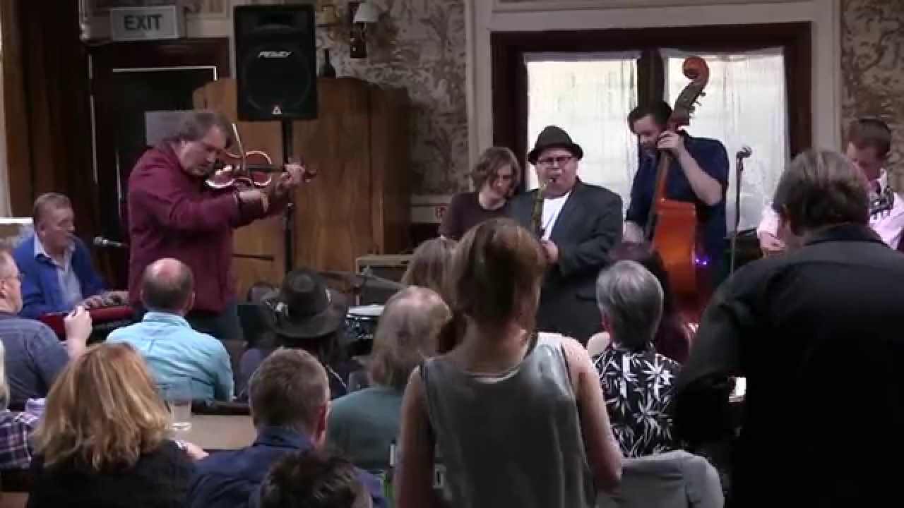 Geraint Watkins & The Mosquitoes - You Never Can Tell