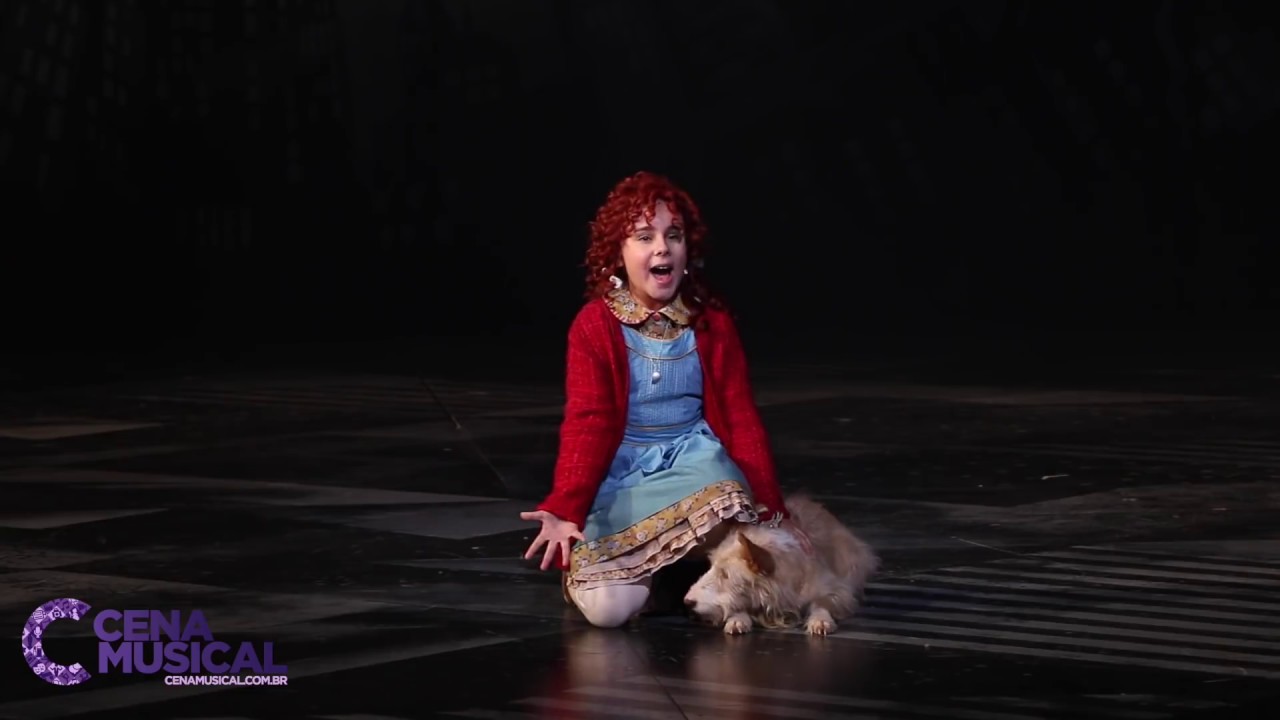 Annie, O Musical - 'Amanhã' (Tomorrow)