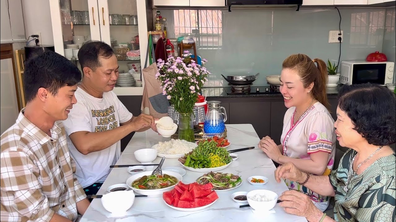 Lần Đầu Vào Bếp Nhà Mẹ Vợ Trổ Tài Nấu Món Đặc Sản Đồng Tháp /at6n