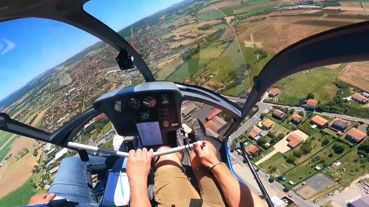 Cicare 8 Helicoptere Tour de Piste Brioude LFHR
