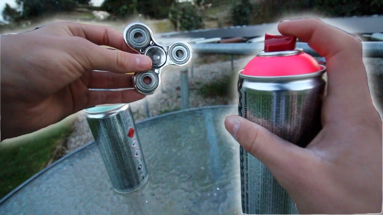 SPRAY PAINTING MY FIDGET SPINNER!! (CUSTOM FIDGET SPINNER)