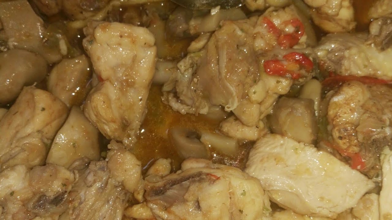 POLLO CON CHAMPIÑONES