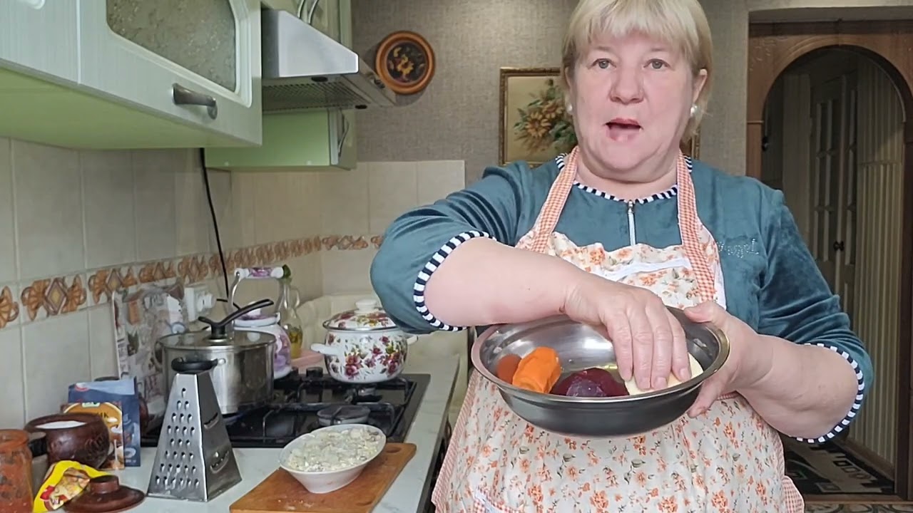 Селедка под шубой. Жаркое. Сало в луковой кожуре. Быстрая пицца.