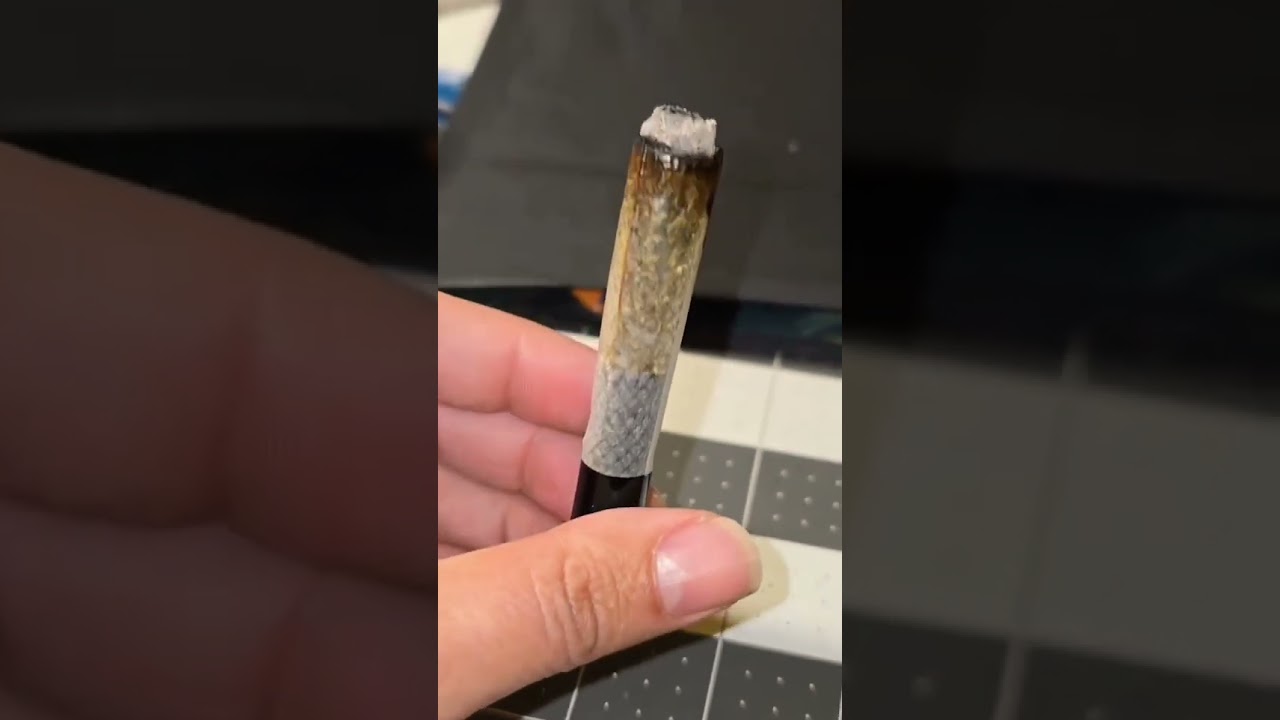 Black Mamba Donuts Smoke Review Leaking