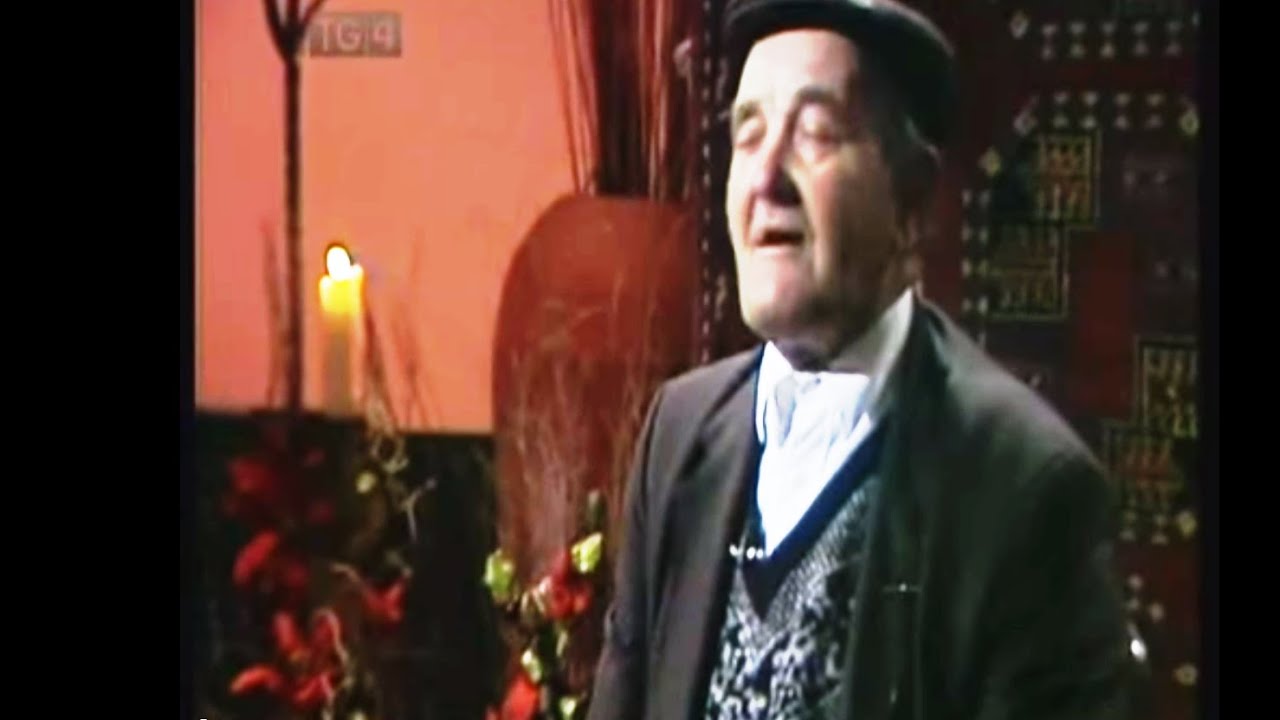 Con Greaney sings My Trousers Turned Back, 1992
