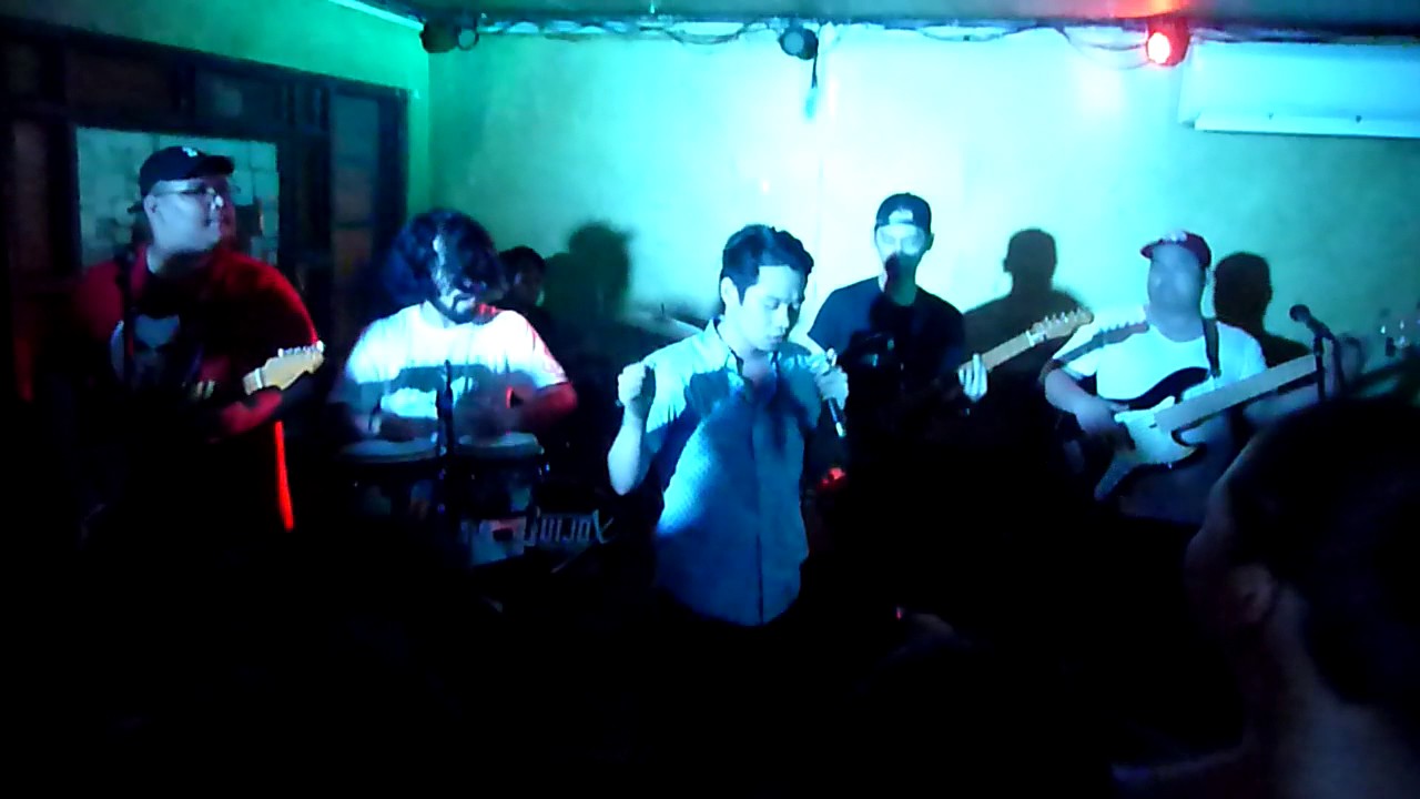 Jensen and The Flips - Slow (Live at saGuijo's 13th Anniversary)
