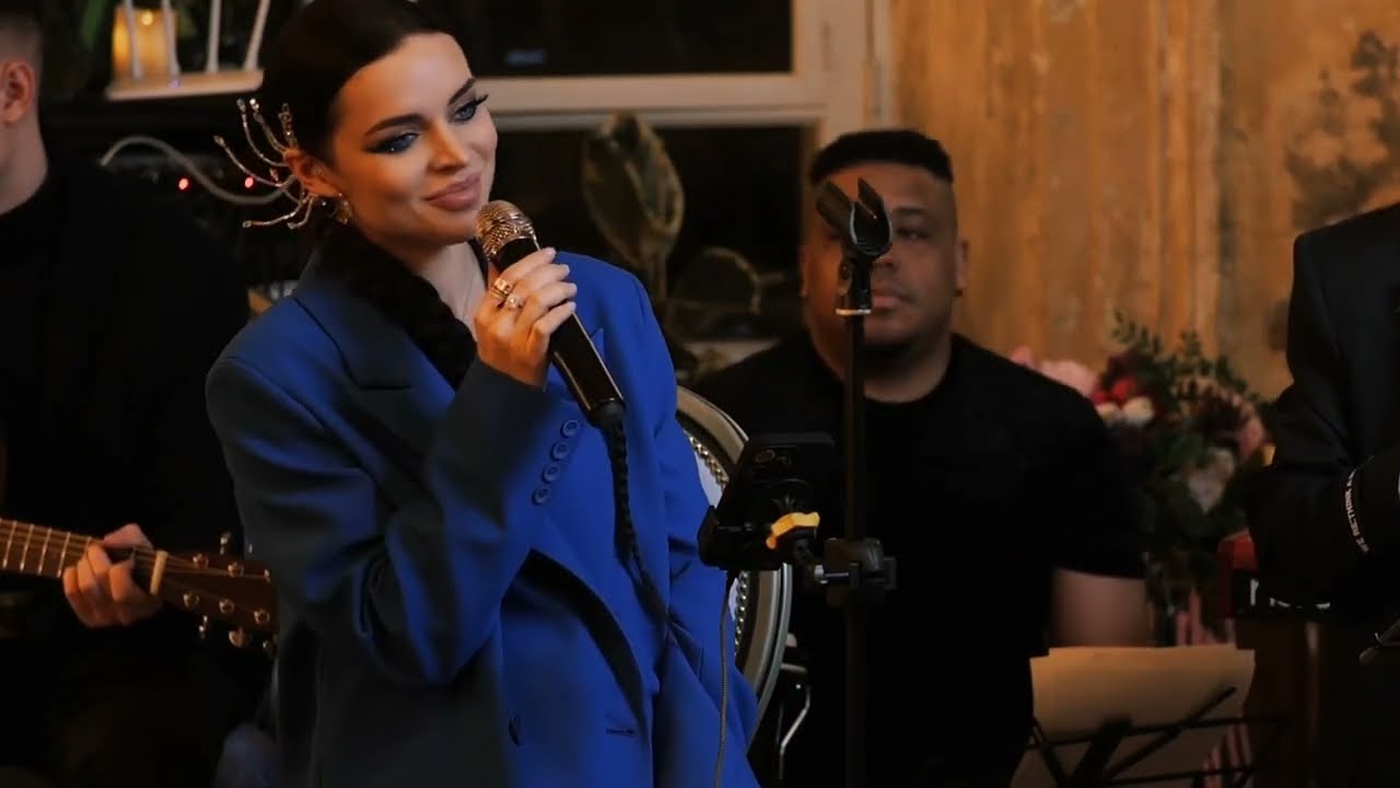 Krisstia Zirs - Разбить души твоей окна ( Гости из будущего )