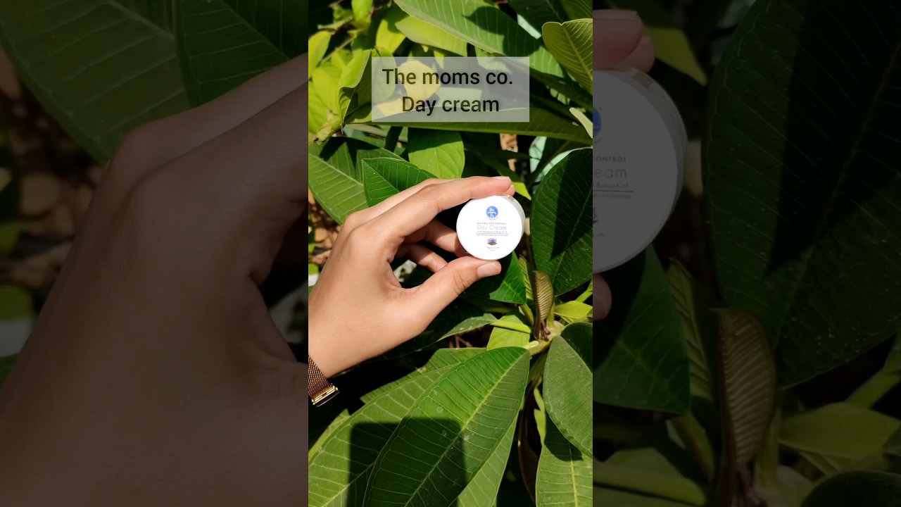 The Moms Co. Day Cream😍|Natural Age Control Day Cream| #shorts #youtubeshorts