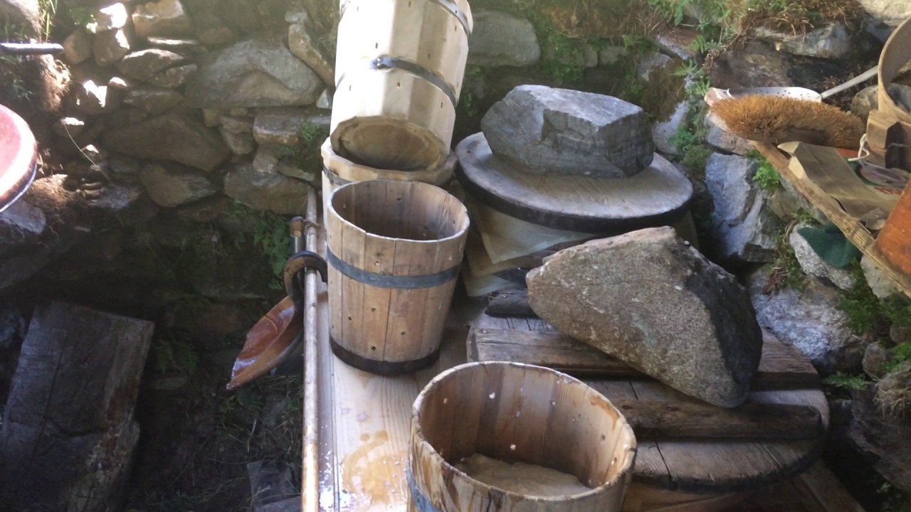 BACKSTAGE   produzione ricotta (mascherpa) in Alpe Varrone