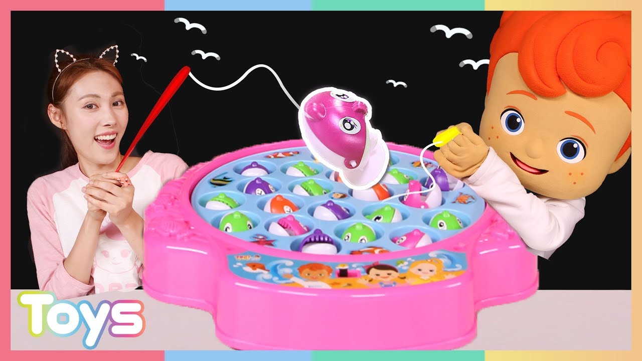 Страшная кара и неожиданный подарок! Carrie Искусст Рыбалка игрушки игры | CarrieAndToys