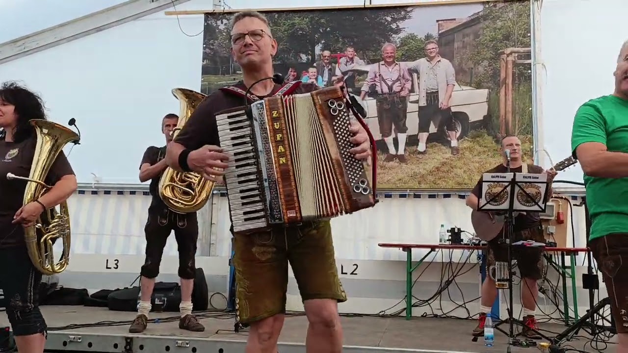 Grüne Tannen-Rucksackmusikannten-Wollbach-07.09.25