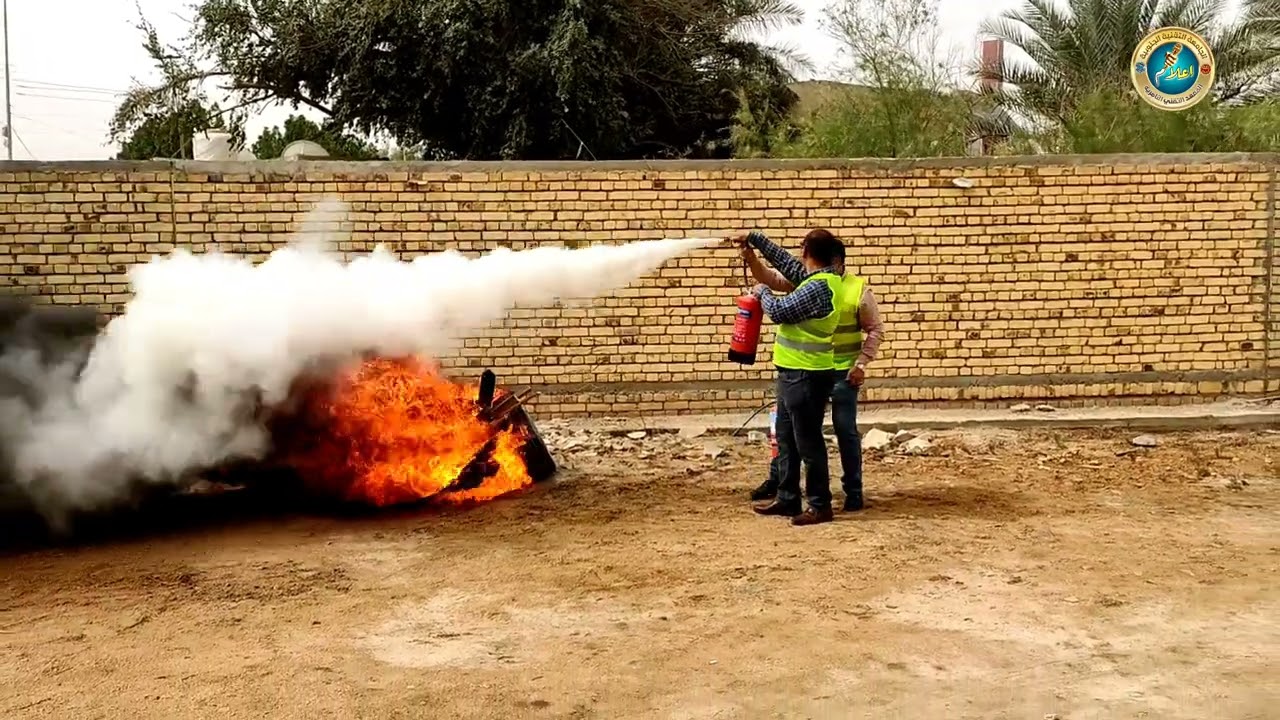 فرق الدفاع المدني تجري ممارسة ميدانية لطلبة المعهد التقني الناصرية