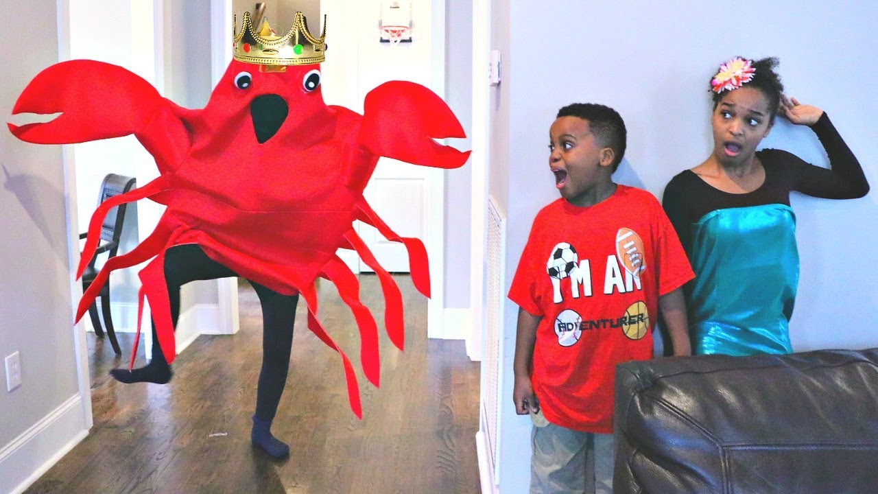 King Crab SPIES ON MERMAID!! - Shiloh and Shasha - Onyx Kids