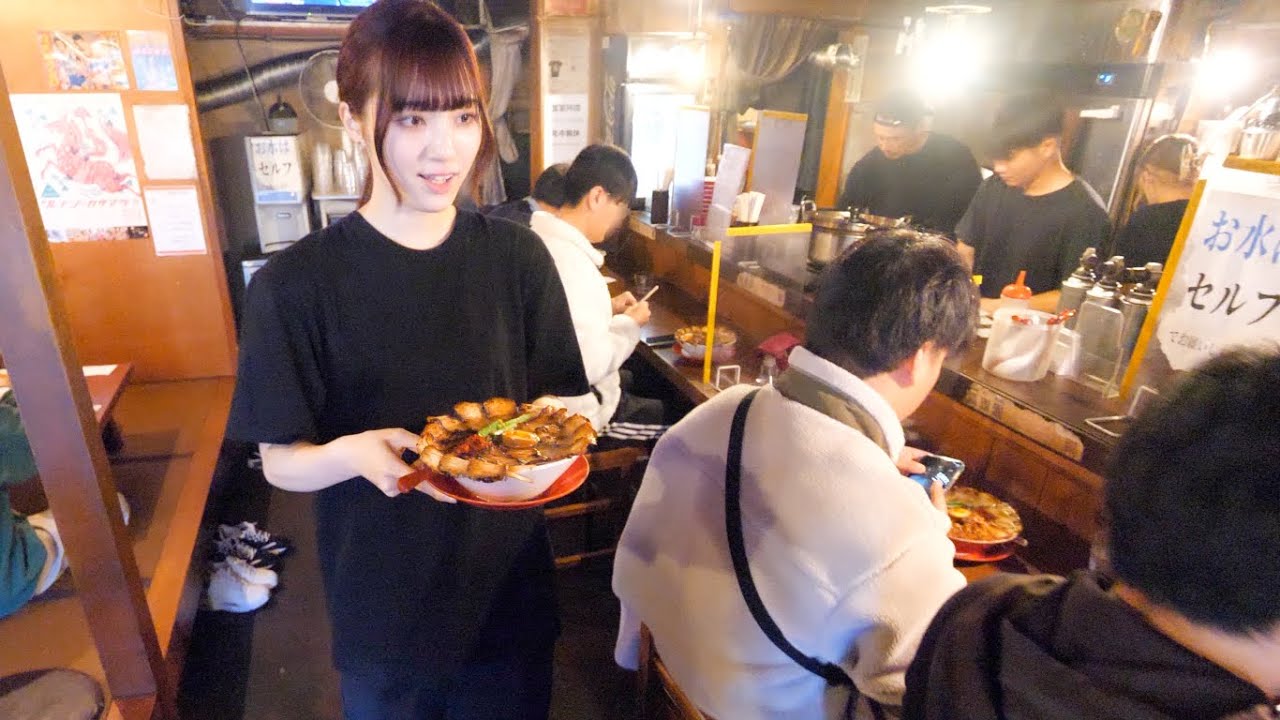 開店→即満席！１日４００杯が爆売れ衝撃のニンニク焼豚ラーメンが凄い