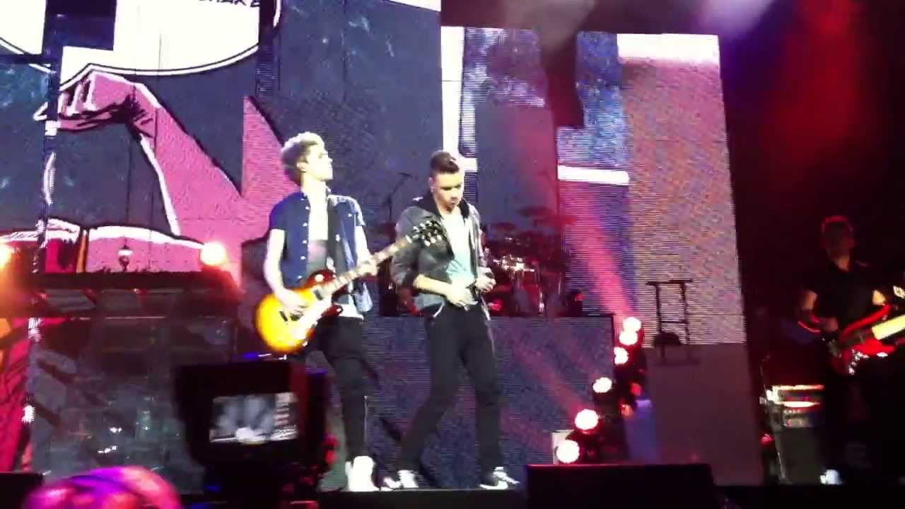 One Direction - Teenage Dirtbag (Amsterdam Ziggo Dome, 3 May 2013)