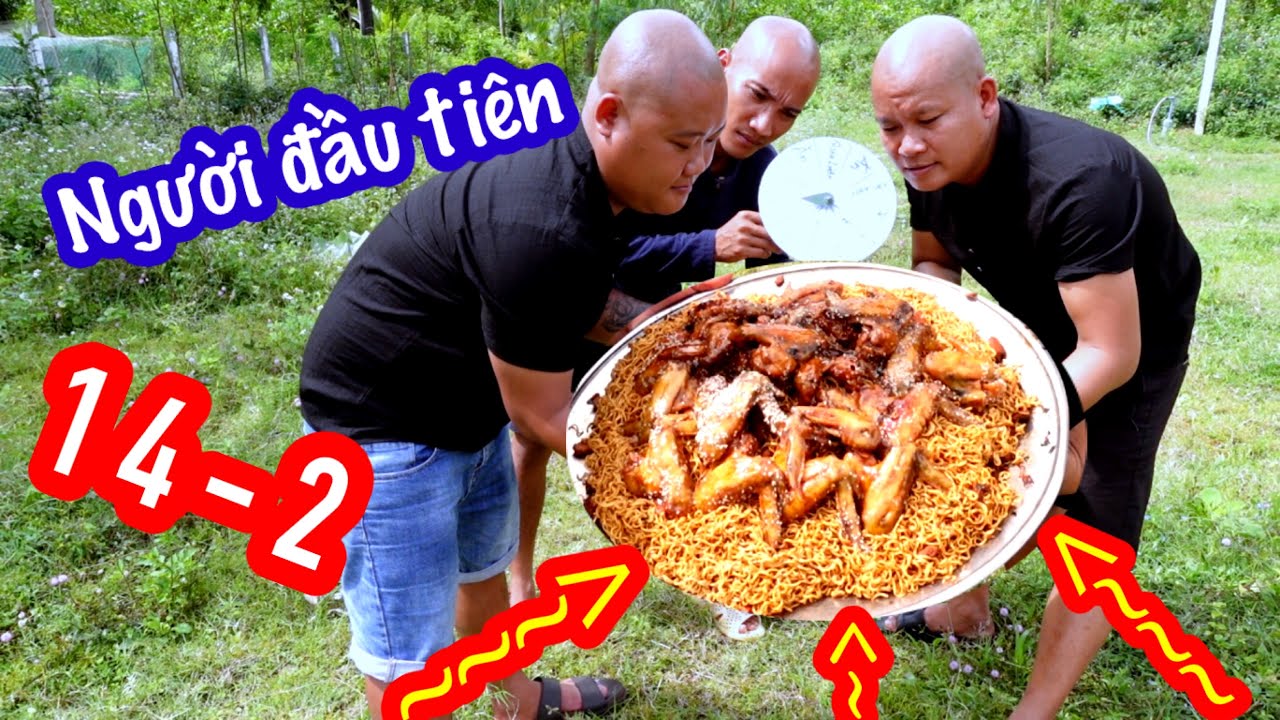 Người Đầu Tiên Ăn Hết Mâm Mì Xào Tương Đen Cánh Gà Nhân Ngày Lễ Tình Yêu Sẽ Thắng | Son Duoc Vlogs