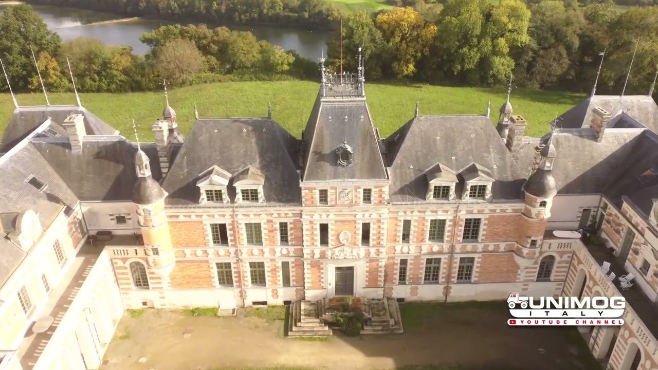 Louis de Fun&egrave;s : Le Ch&acirc;teau de Clermont in Le Cellier ( France )