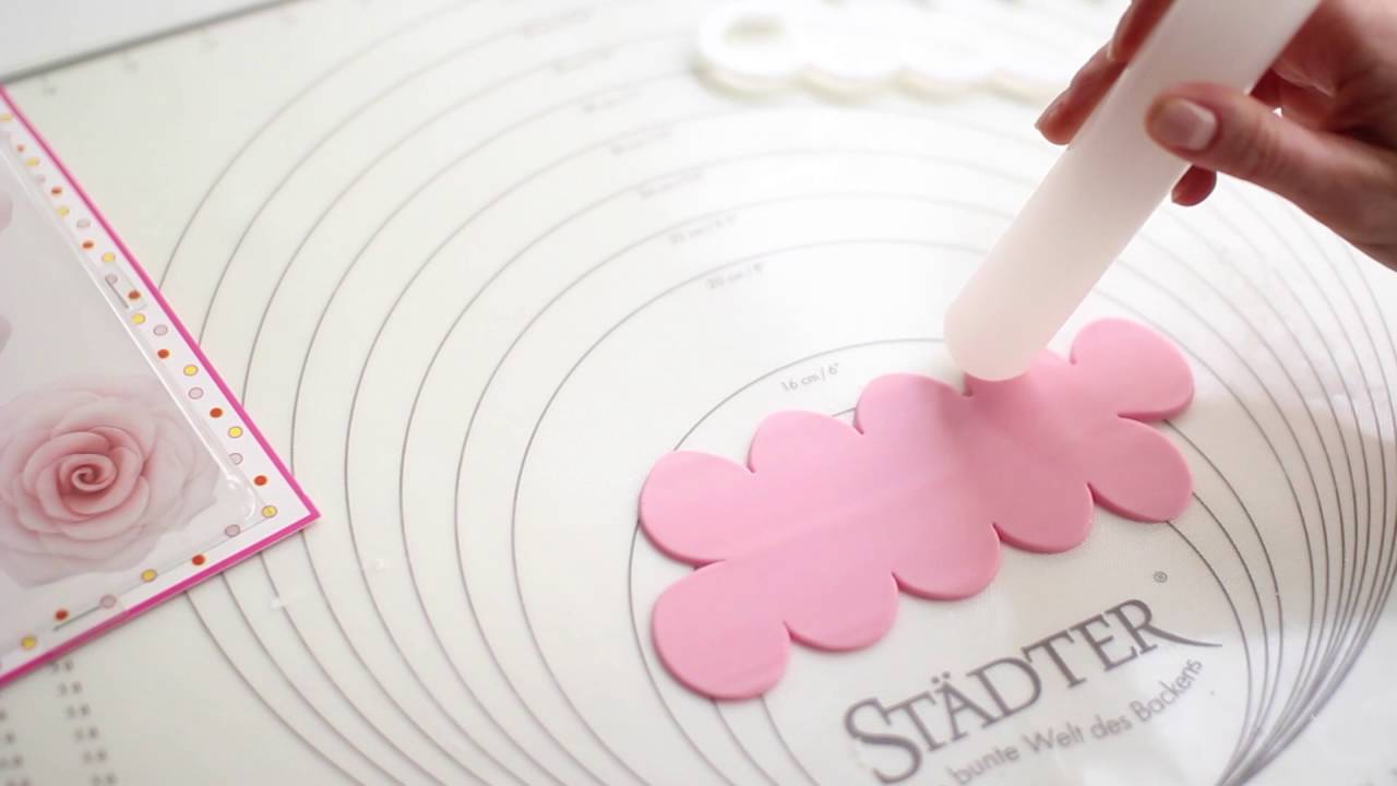 Rosen einfach selber modellieren / Fondant Rosen für Motivtorten und Cupcakes / FMM Easy Rose Cutter