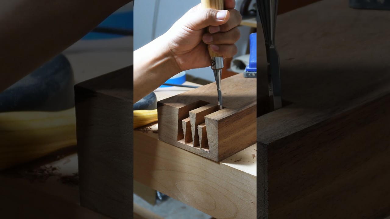 Colas de Milano dentro de una Cola de Milano / Houndstooth Dovetails #woodworking #ebanisteria #asmr