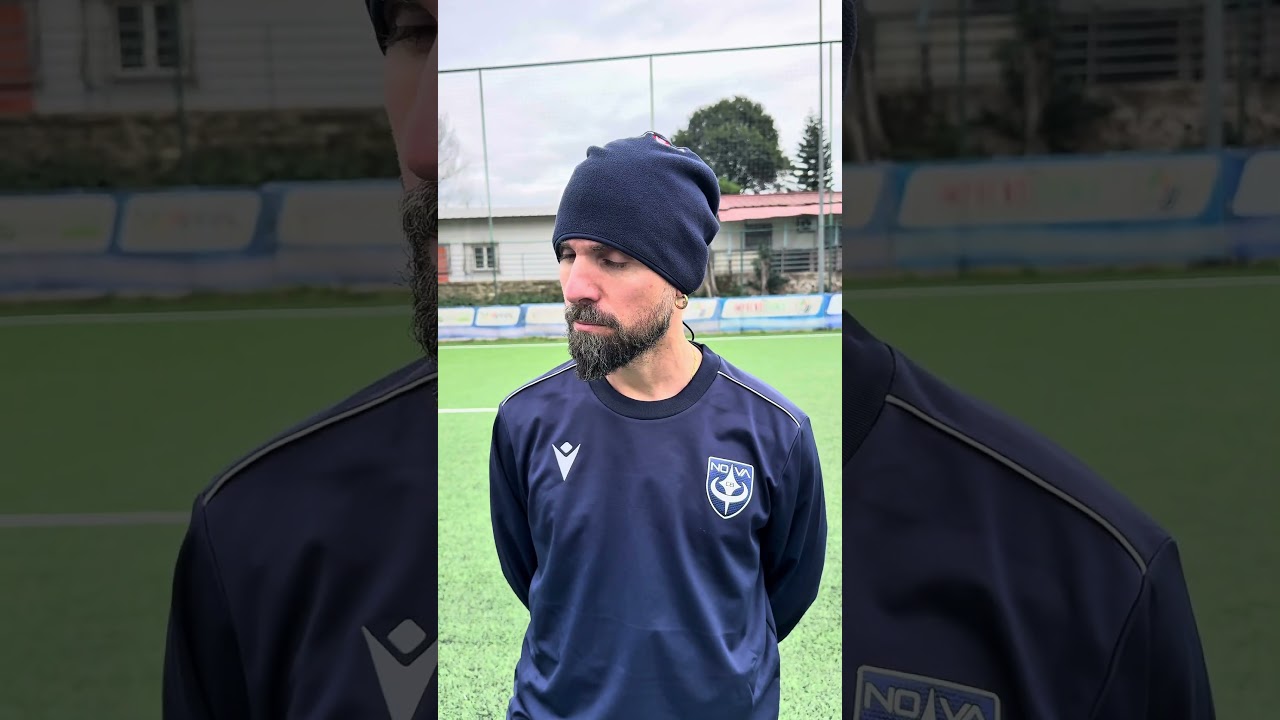 Tagga il compagno che lo fa sempre😂💙 #calcio #fc8nova #calcioa8 #football #mister