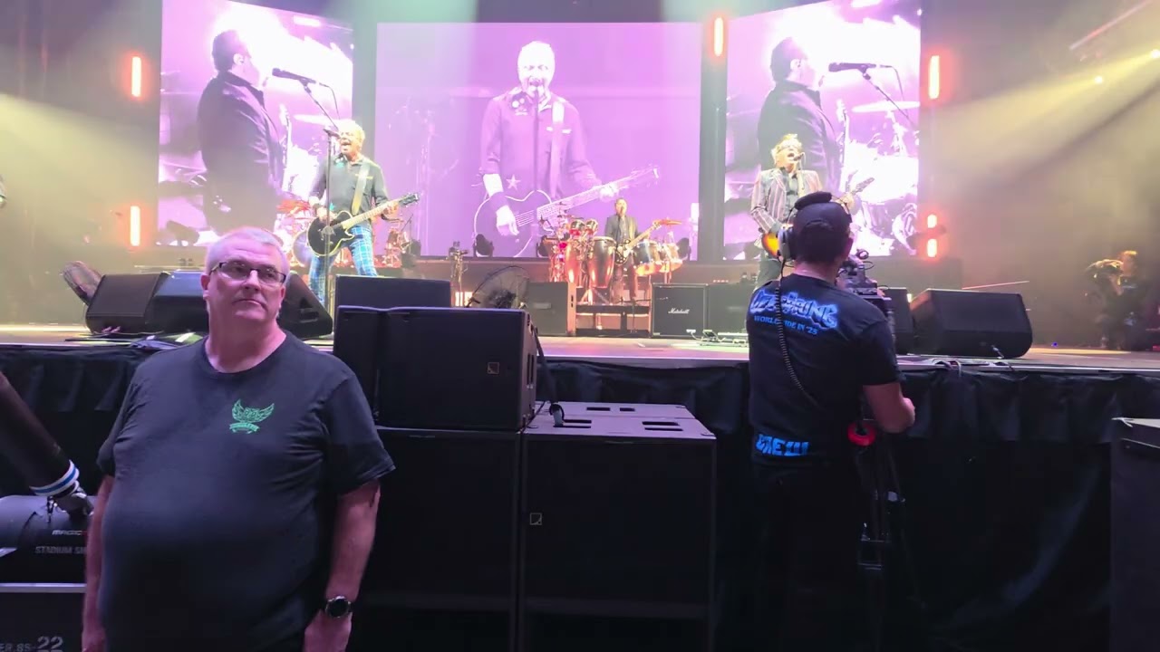 The Offspring - Come Out and Play (Live at the Fargodome)