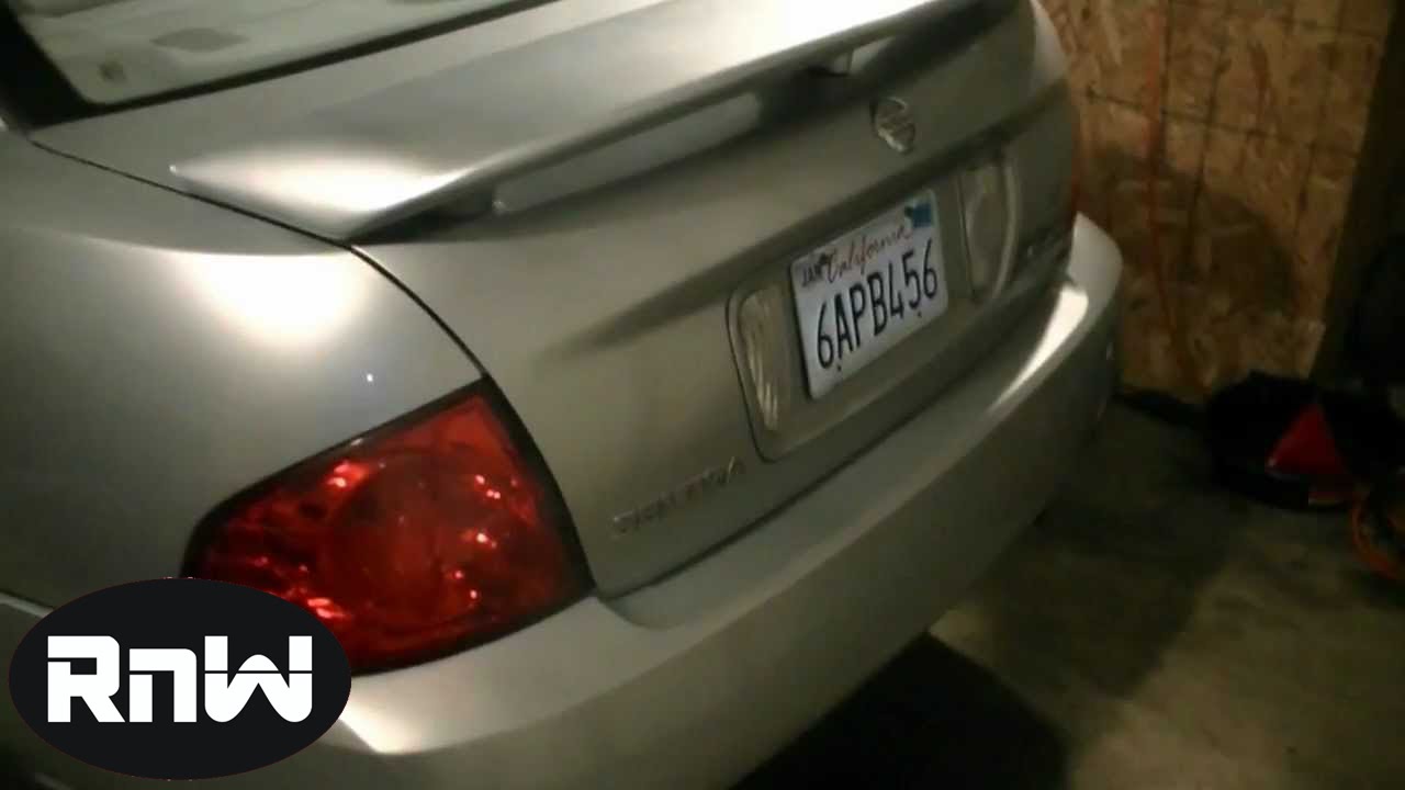 How to Replace a Brake Light Switch on a 2004 Nissan Sentra