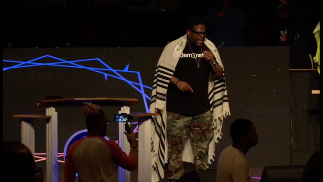 🔥😭 PRAY IN THE HOLY GHOST!! (ATMOSPHERE SHIFT) - Bishop William Murphy, III