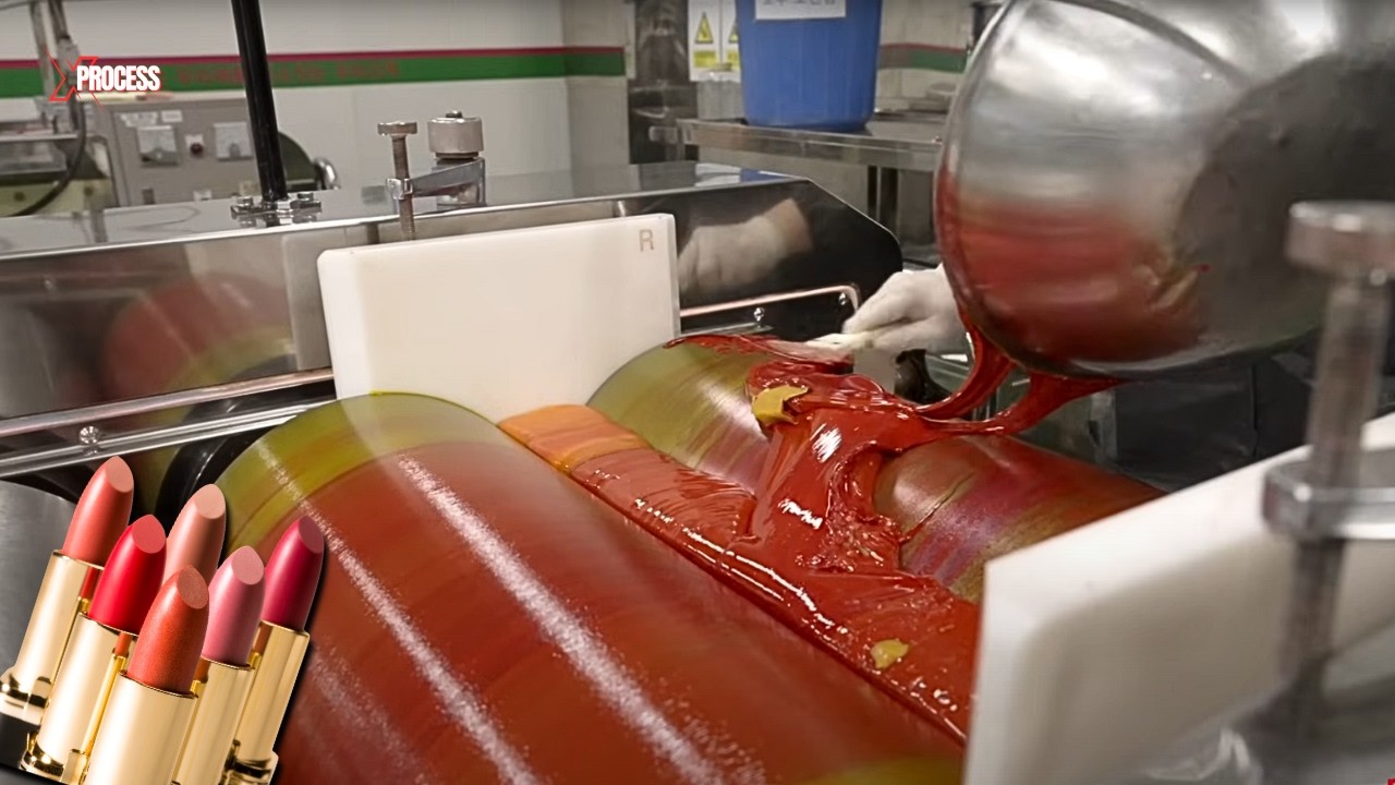 How Lipsticks are Made in Factories? WHATS THE SECRET INGREDIENT ?