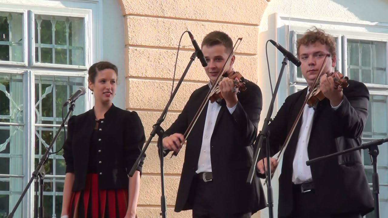 Kacsó Hanga Borbála és a Tokos Zenekar-Kalotaszegi muzsika
