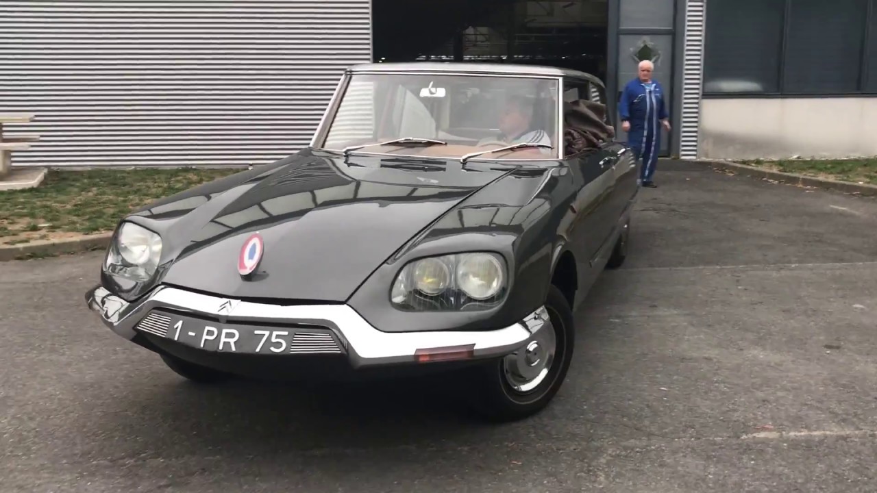Citroën DS Présidentielle 1 PR 75 : chargement dans un camion