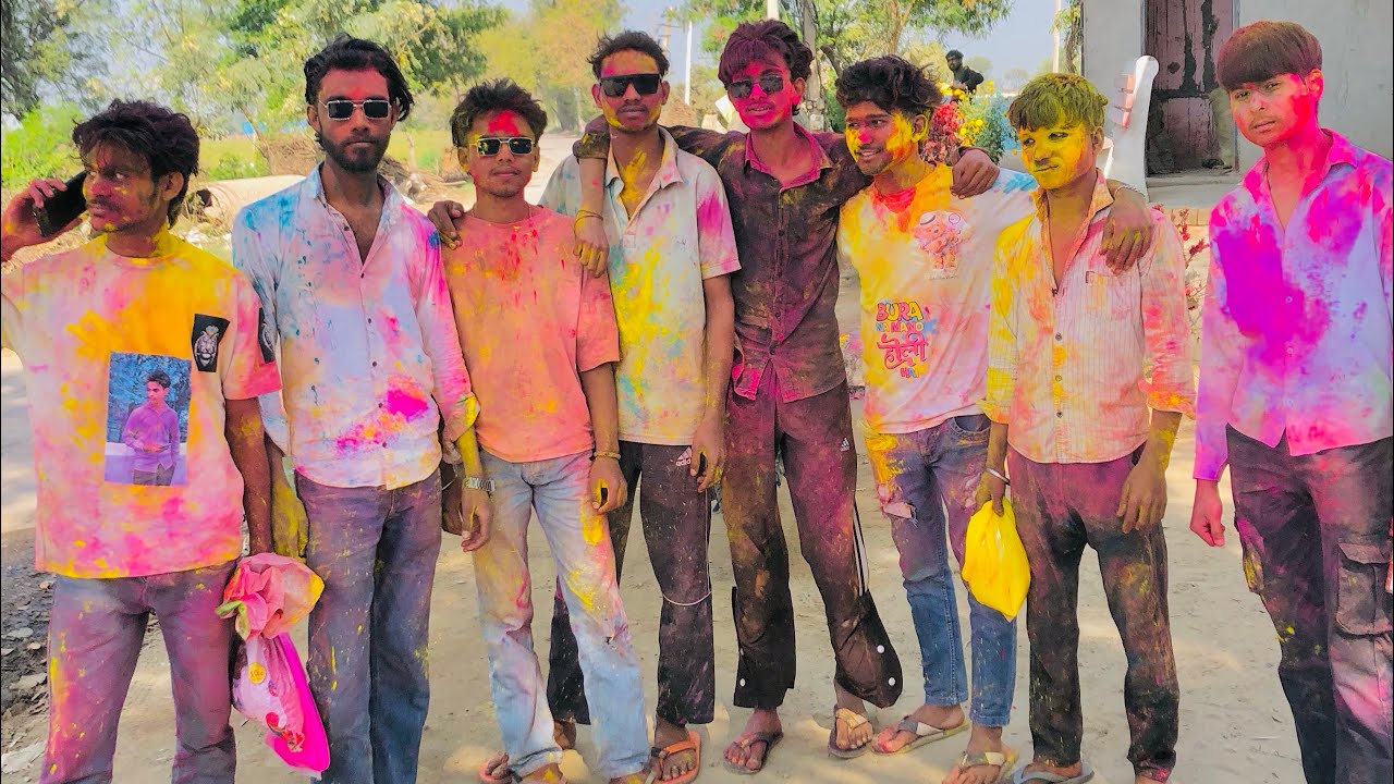 : Bhayankar Holi 2026: Doston ne bura haal kar diya! 😂 rasta rok kar kheli holi