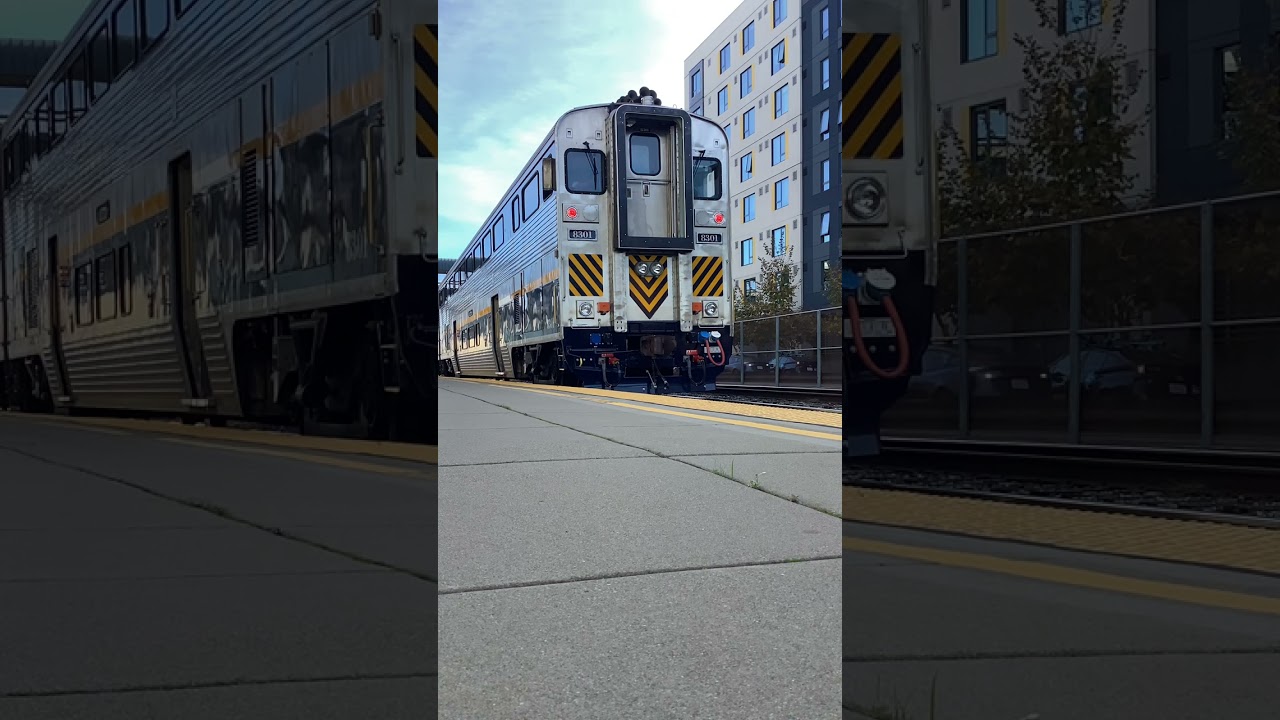 Amtrak San Joaquin 714 leaving Oakland jack London square (Table view) The return of 8301!