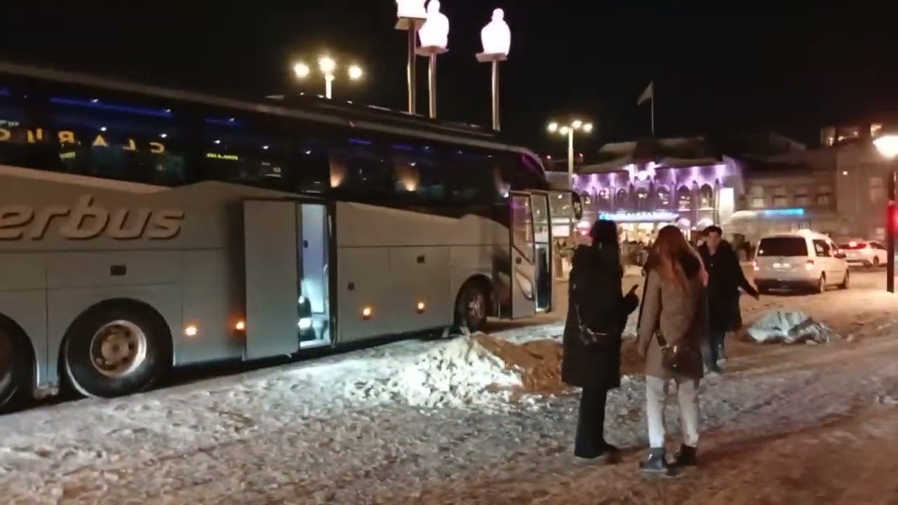 Här anländer en jublande glad 