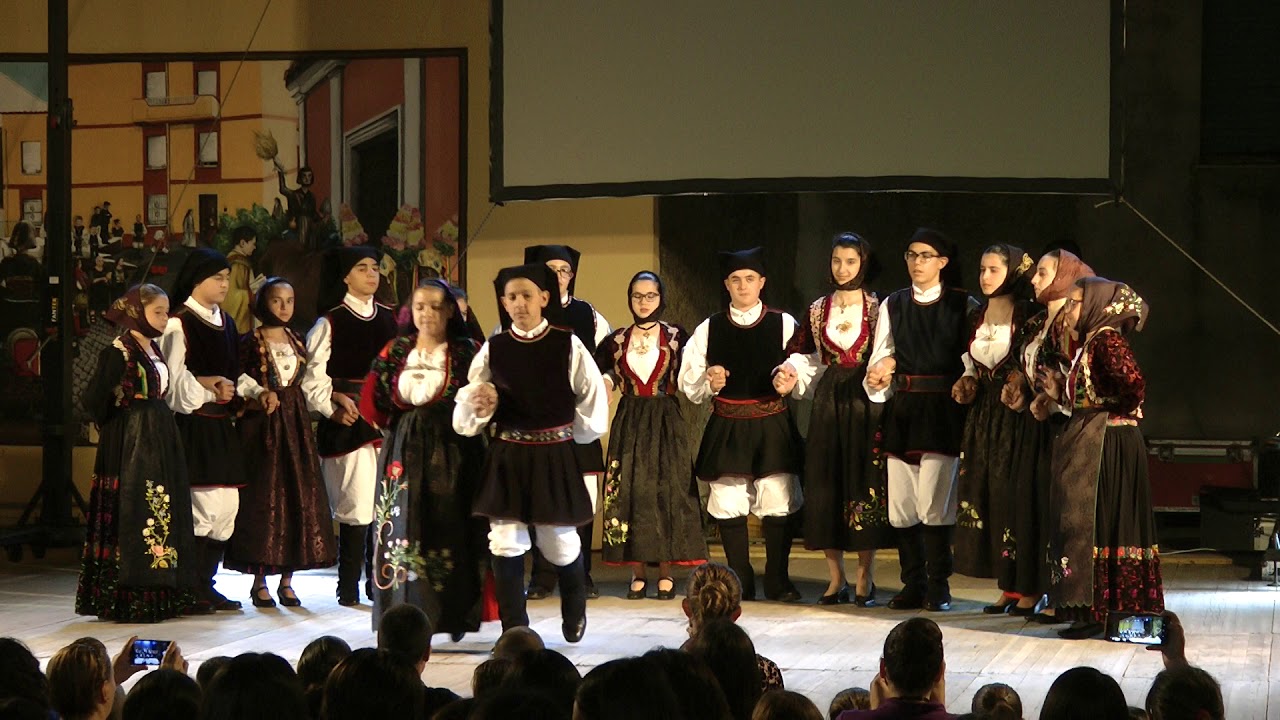 ==Minifolk SANTA LULLA di ORUNE==   =Ballu lestru=