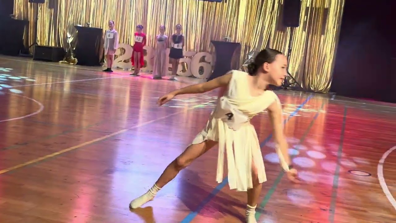 @Amelia_Bielat #dance #moderndance  #acrodance #showdance #dancer #dancecompetition 