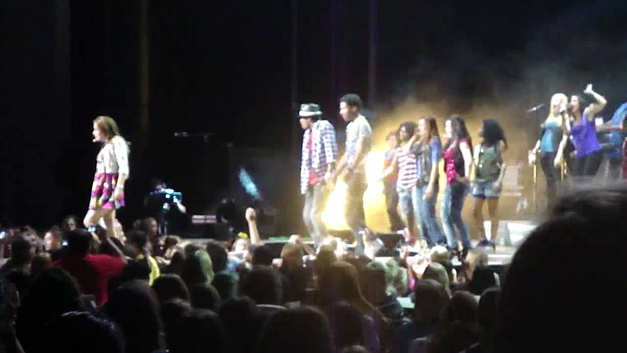It's On - Camp Rock Cast - Camp Rock Tour 2010