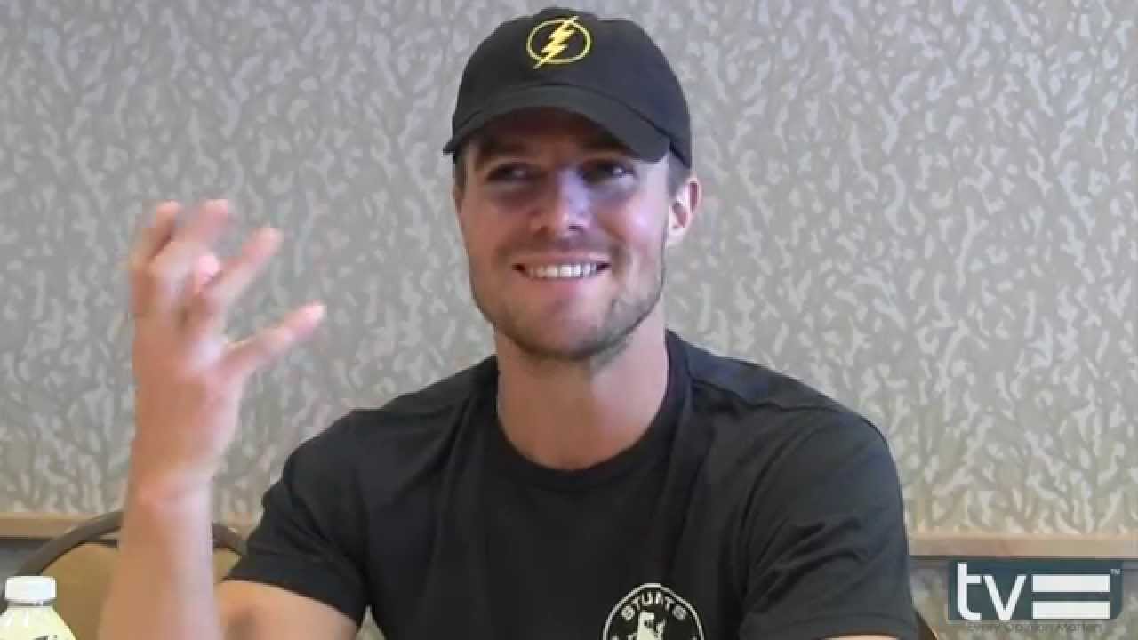 Stephen Amell Interview - Arrow Season 3