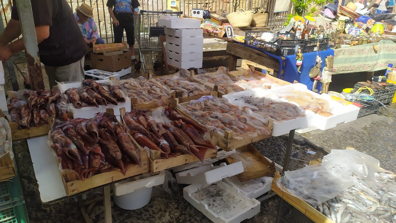 Girando per il Mercato di Ballar&ograve; a Palermo!