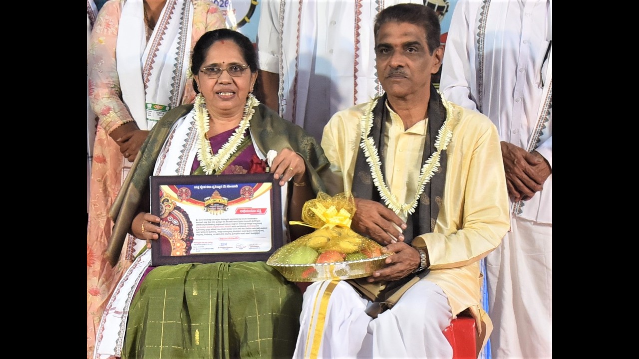 ಹೊಳ್ಳ ದಂಪತಿಗಳು ಹಿಮ್ಮೇಳಮುಮ್ಮೇಳದಲ್ಲಿ ರಂಜಿಸಿದ ಸುಧನ್ವಮೋಕ್ಷ-ರಾಜಾರಾಮಹೊಳ್ಳ-ಭಾಗವತಿಕೆ-ರಾಧಾಹೊಳ್ಳ ಸುಧನ್ವ