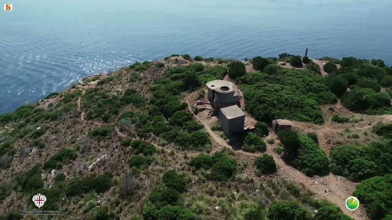 Ex batteria Luigi Serra di Capo Figari - Orizzonte fari
