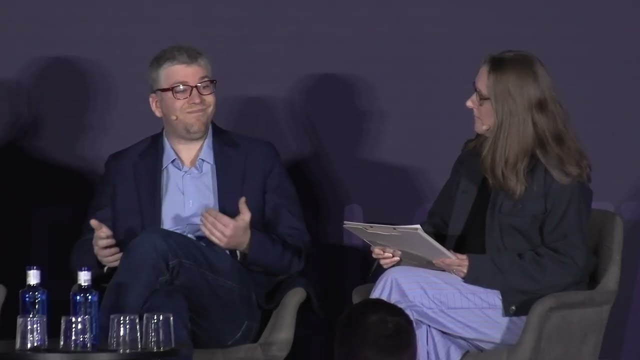 The new shape of airline connectivity with Travelport, Dohop & Vueling Airlines #Phocuswright Europe