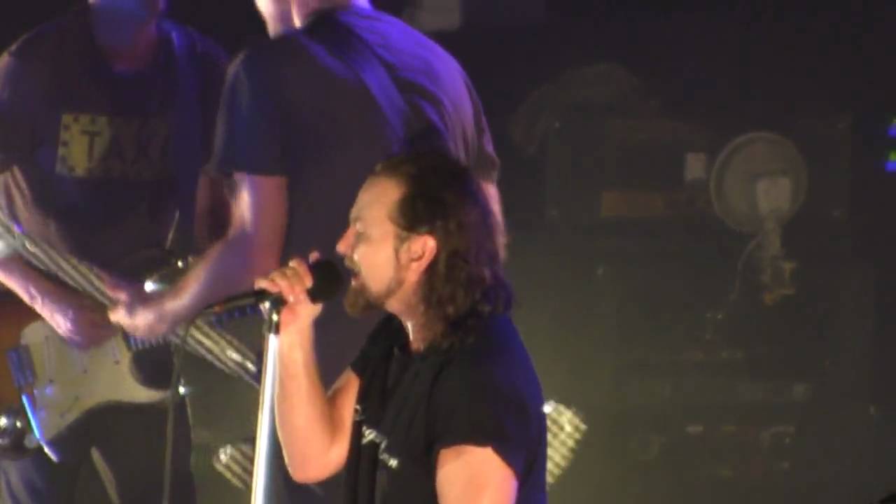 PEARL JAM - MEN Arena Manchester UK 17.08.2009 - Alive - Live HD
